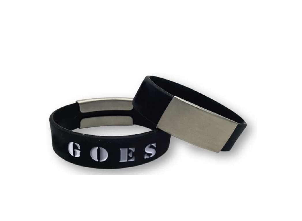 PULSERA CON PLACA METALICA